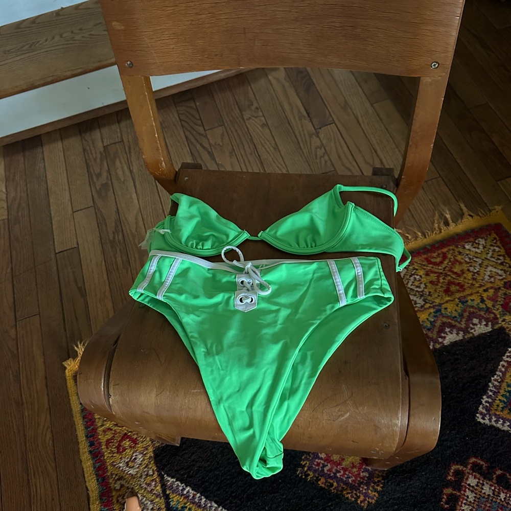 Ookioh green bikini